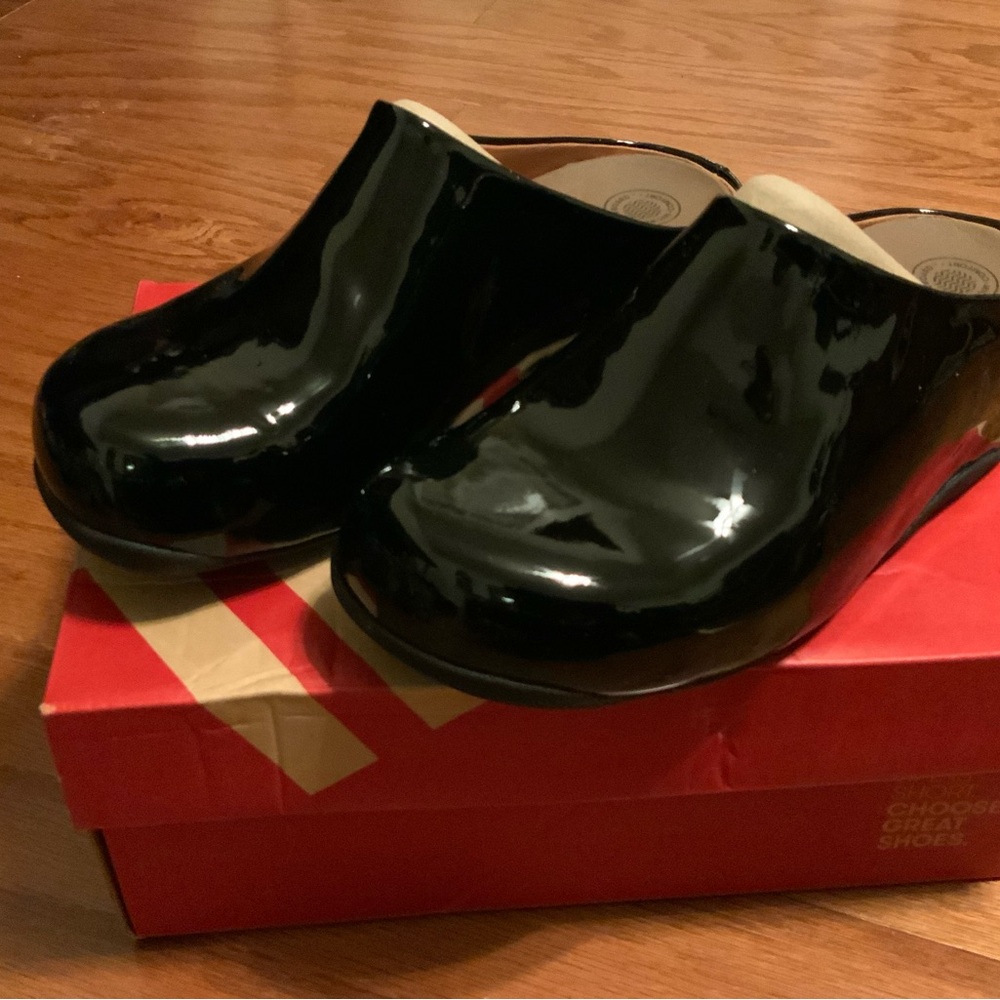 Fitflop Shiny Black Women's Mules